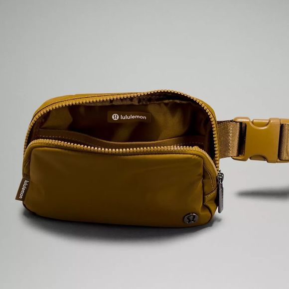 Lululemon Everywhere Belt Bag Color: Burnt Caramel NWT - Picture 4 of 4